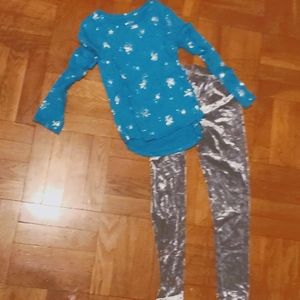 [Item 38]Soft silver leggings with shirt set.